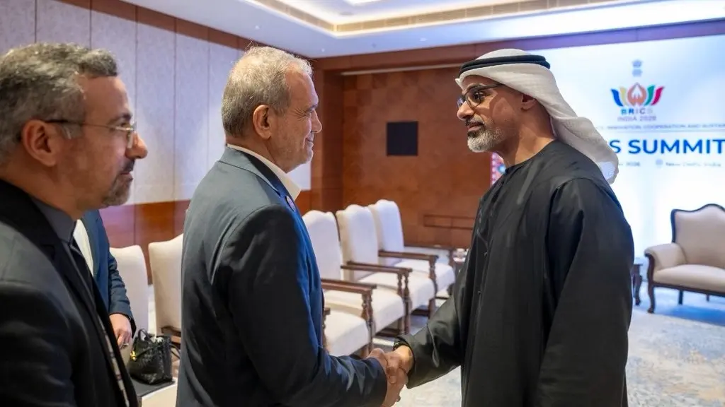 مكتب أبوظبي الإعلامي: جرى خلال اللقاء تناول عدد من القضايا الإقليمية والدولية (إكس) مكتب أبوظبي الإعلامي: جرى خلال اللقاء تناول عدد من القضايا الإقليمية والدولية (إكس)
