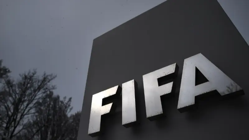بعد واقعة "القبلة" .. تحرك عاجل من فيفا ضد رئيس الاتحاد الإسباني