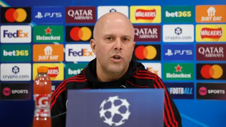 related_news_inside_blogsسلوت يتحدث عن مستقبل نجم ليفربول والانتقادات قبل مواجهة قره باغ