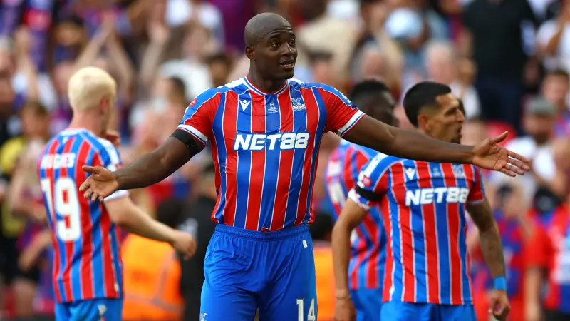 ميلان يقترب من حسم صفقة ماتيتا مهاجم كريستال بالاس