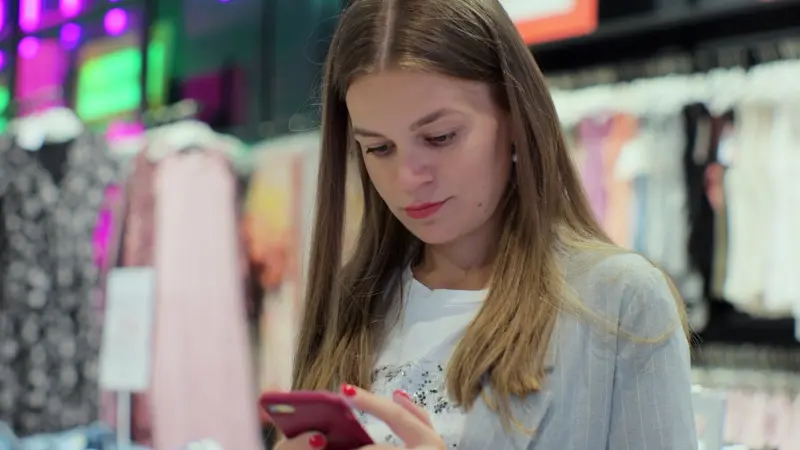 دراسة: التسوق عبر الإنترنت مرتبط بارتفاع مستويات التوتر