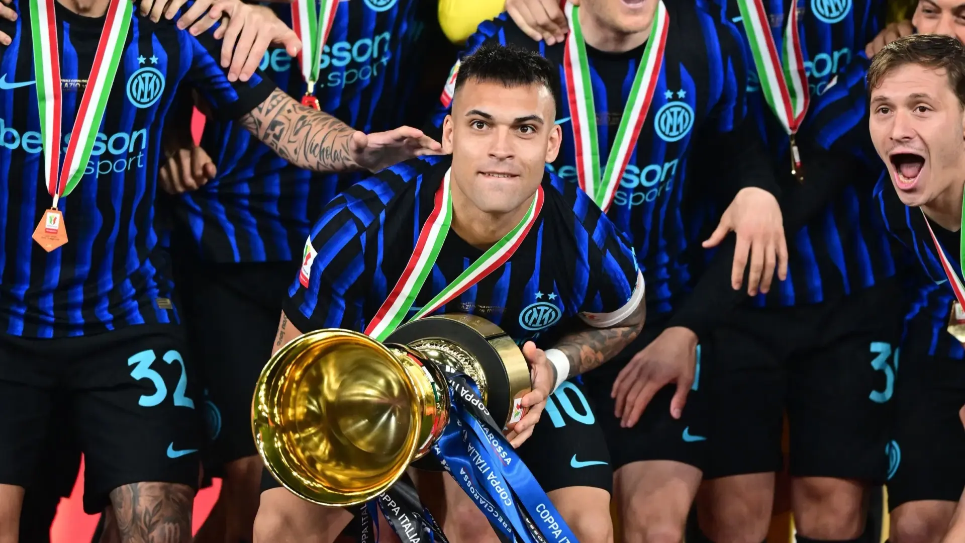 لاوتارو مارتينيز سجل 175 هدفا مع إنتر ميلان (أ ف ب) لاوتارو مارتينيز سجل 175 هدفا مع إنتر ميلان (أ ف ب)