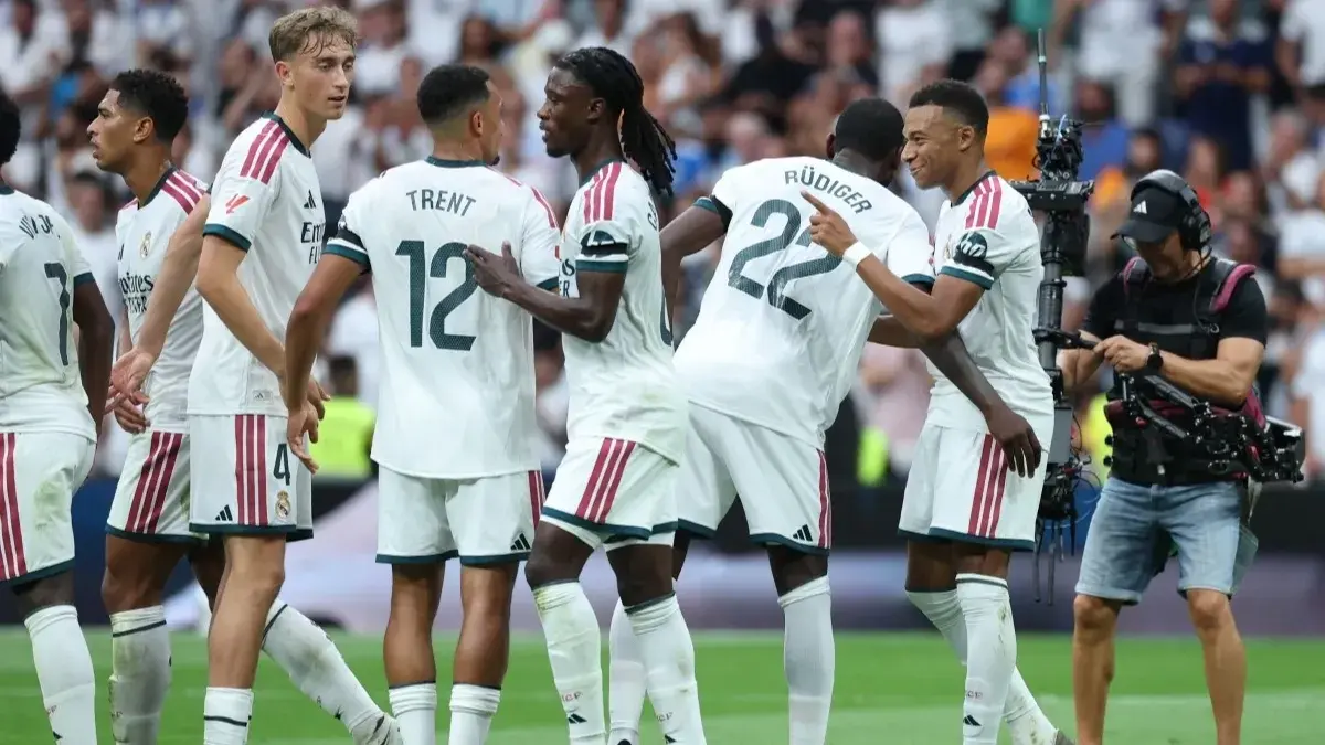 ريال مدريد يستعرض قوته الهجومية أمام ملقا (أ ف ب) ريال مدريد يستعرض قوته الهجومية أمام ملقا (أ ف ب)