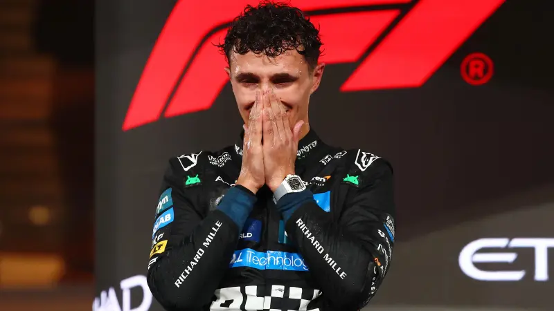 بعد صراعه مع فيرستابن.. نوريس يحصد جائزة لوريوس لأفضل انطلاقة