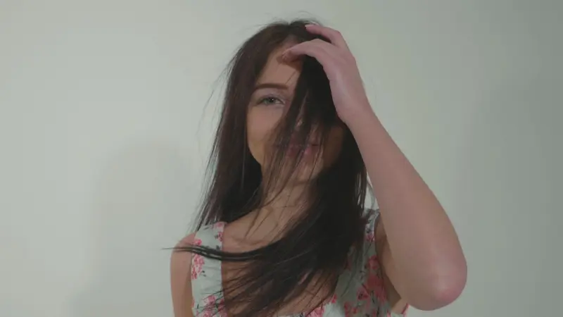 هذه أسباب الشيب المبكر لدى الشباب