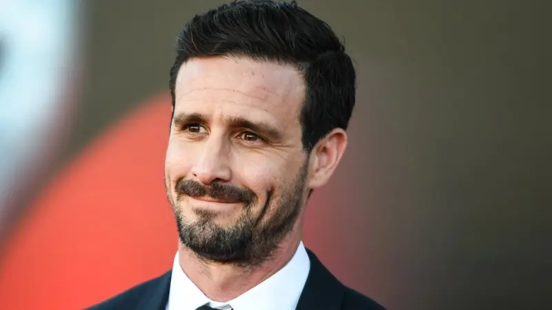 ما سبب انتحار الممثل جيمس رانسون؟ نهاية صادمة للنجم الأميركي