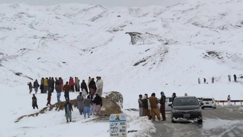 صور - بدء موسم الثلوج في كابول