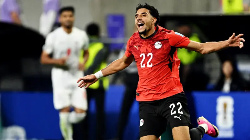 كأس العالم 2026 - كورال "هارموني عربي" يثير جدلا بسبب عمر مرموش.. ما القصة؟
