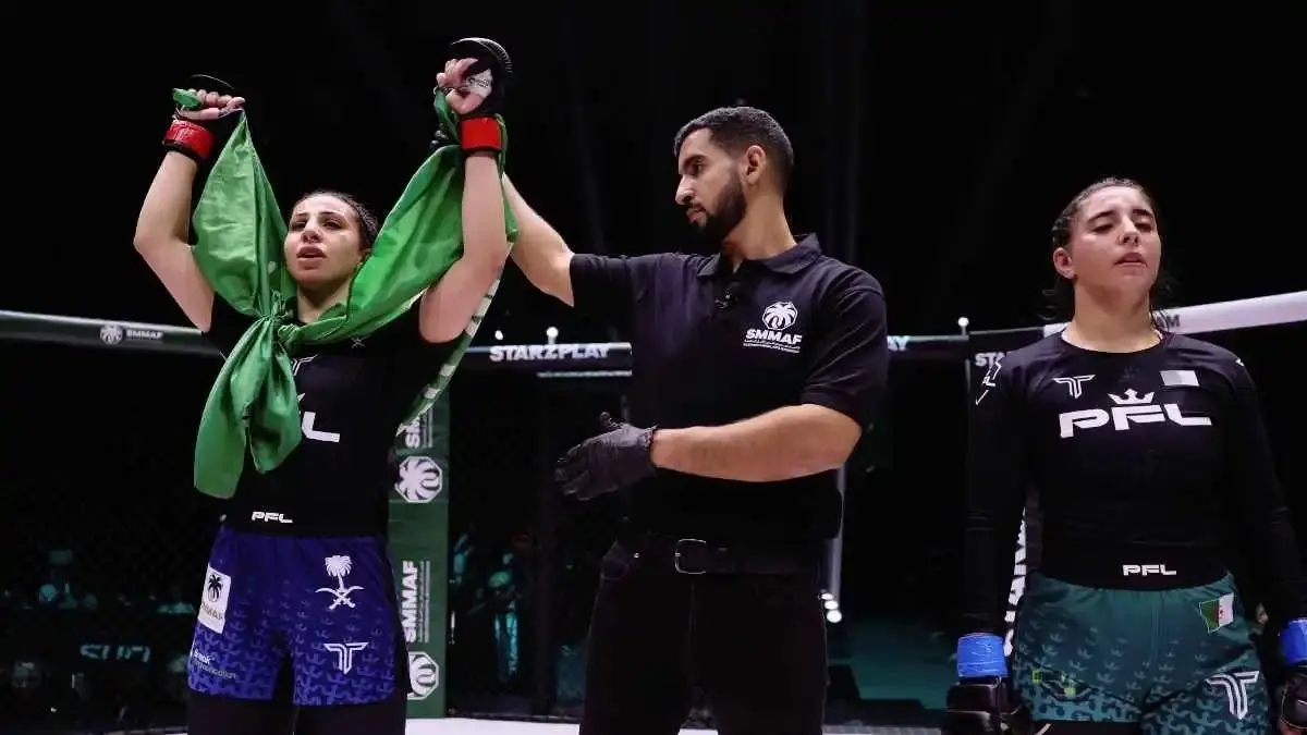 خطفـت المقاتلة السعودية فاطمة العماري الأضواء خلال مشاركتها في عرض PFL MENA 11 (إكس) خطفـت المقاتلة السعودية فاطمة العماري الأضواء خلال مشاركتها في عرض PFL MENA 11 (إكس)