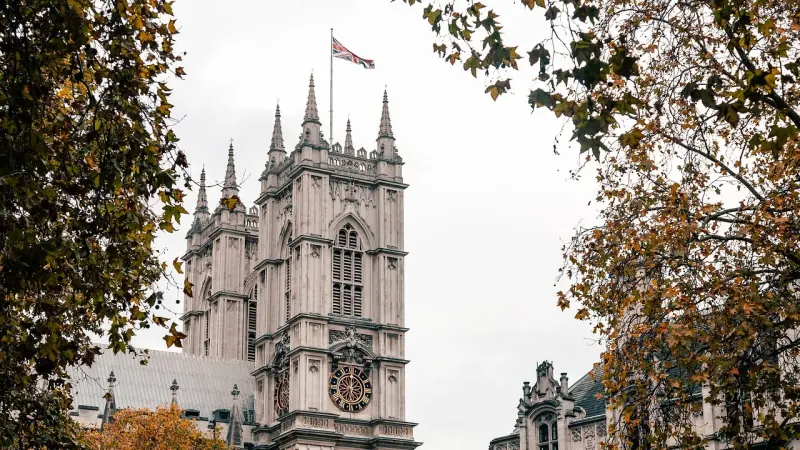 كارثة صحية.. دم ملوث يُشعل جدلا في بريطانيا