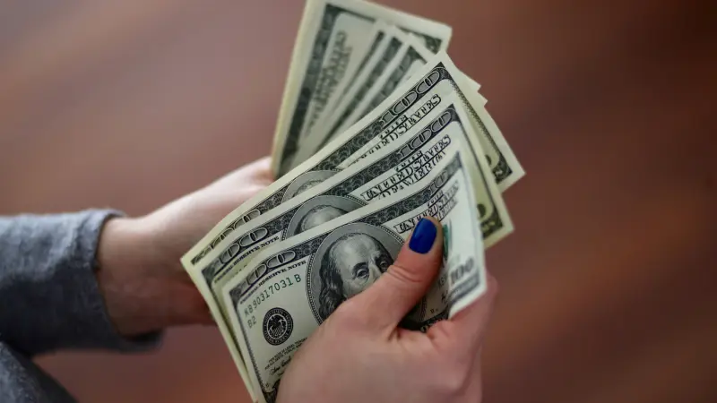 سعر صرف الدولار في العراق اليوم السبت 28/3/2026 مقابل الدينار العراقي.. تذبذب محدود والسوق يميل للهدوء