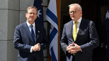 related_news_inside_blogsهرتسوغ: نتانياهو وترامب أمام فرصة صدّ "إمبراطورية الشر" الإيرانية