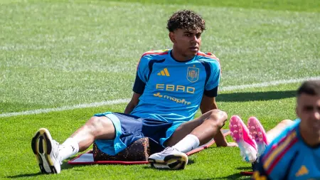تشكيلة منتخب إسبانيا اليوم أمام العراق.. هل يشارك يامال؟