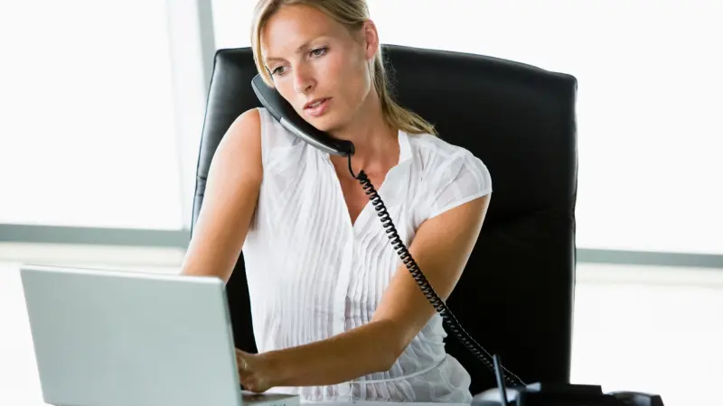 الجلوس لفترات طويلة يسبب الخرف.. ما حقيقة ذلك؟