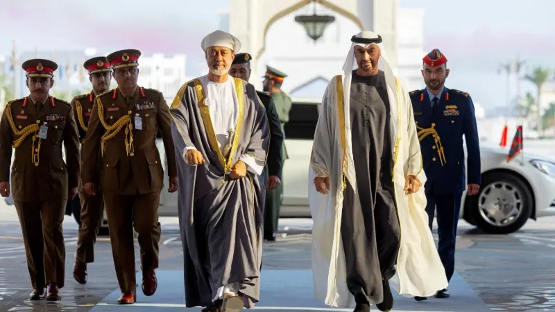 الإمارات وعُمان تؤكدان ضرورة حفظ الأمن في المنطقة