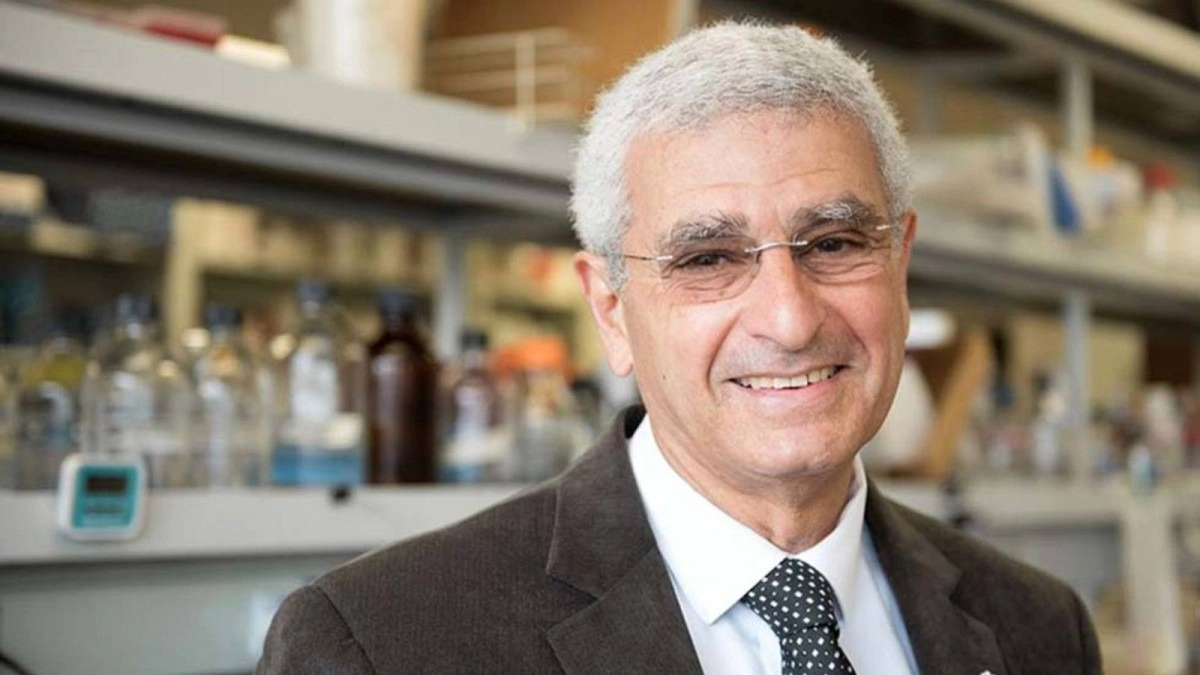 الطبيب المصري نبيل صيدح بفوز بجائزة نوابغ العرب 