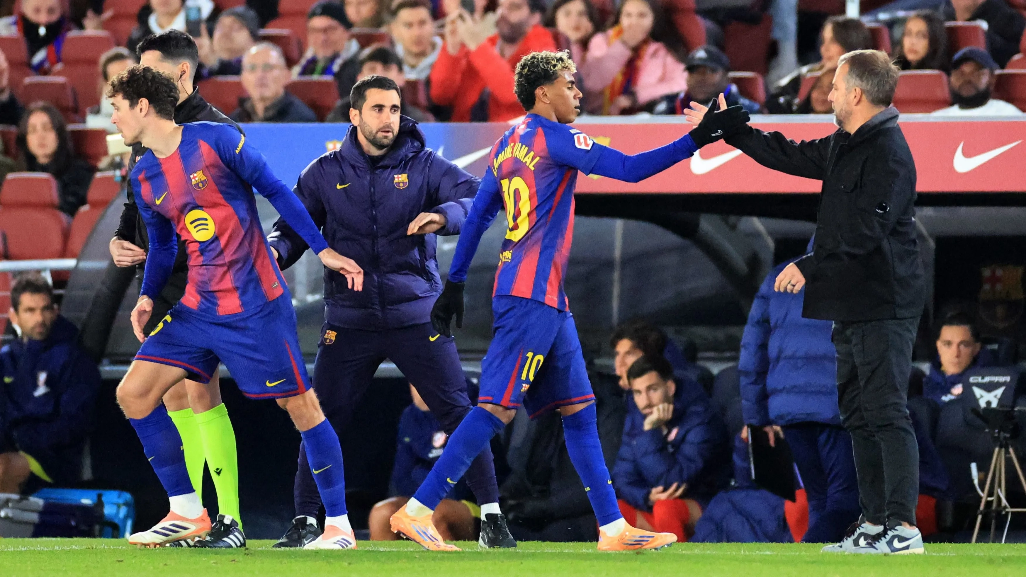 فليك يعلن عودة نجم برشلونة قبل مواجهة فياريال 