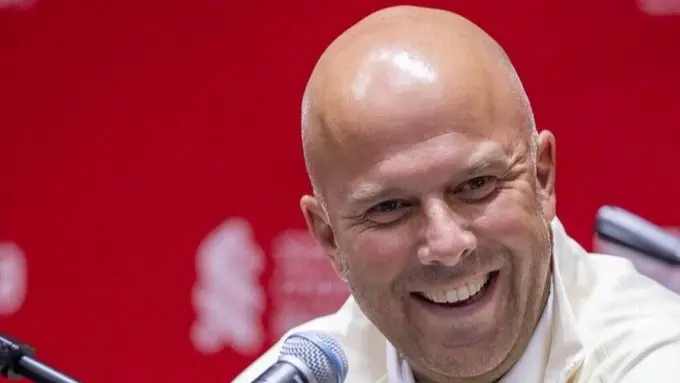 آرني سلوت يكشف أسرار ليفربول في سوق الانتقالات