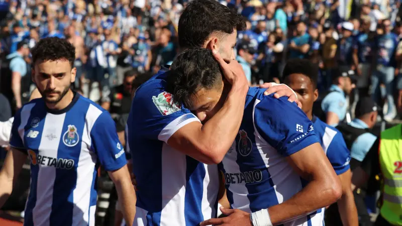 القنوات الناقلة لمباراة بورتو ضد سبورتينغ لشبونة اليوم في كأس السوبر البرتغالي 2024 مع الموعد