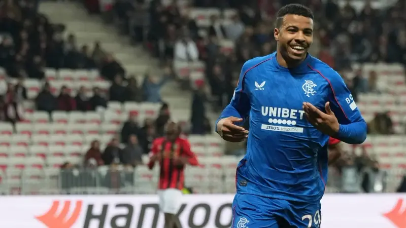 رينجرز يوافق على رحيل المغربي حمزة إيغامان إلى ليل الفرنسي