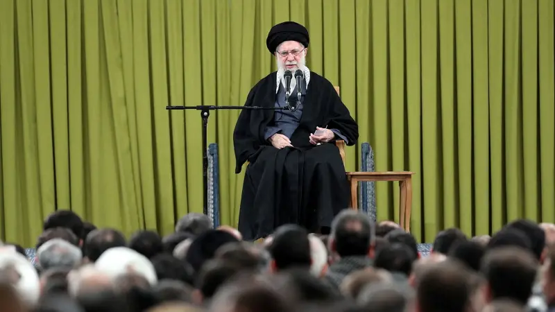 خلية خامنئي الجديدة.. وجوه بارزة في دائرة القرار الإيراني