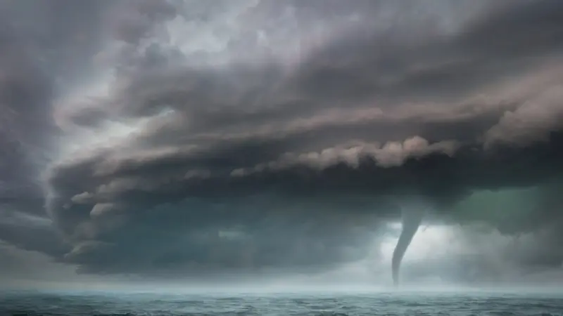 أعاصير الفئة الـ6.. الحرارة تدفع العواصف إلى مستوى خطير