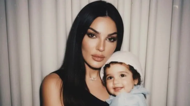 على خطى النجوم.. كيف تشارك في ترند دمج صورتك وأنت صغير؟