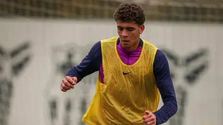 related_news_inside_blogsتصريح العمل يعطل الظهور الأول للمصري حمزة عبد الكريم مع برشلونة