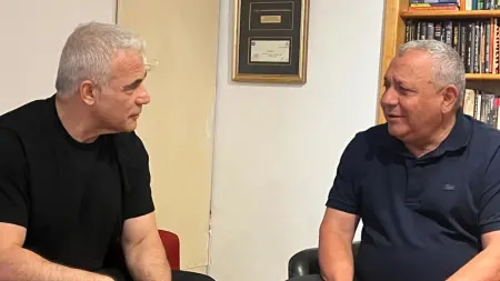 related_news_inside_blogsبعد تحالفه مع بينيت.. لابيد مستعد لضم آيزنكوت والإطاحة بنتانياهو