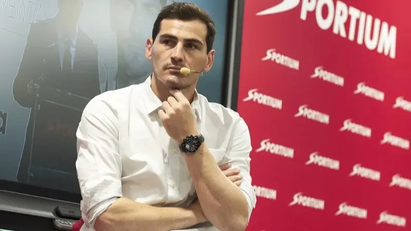 اعتقال عاملة منزل إيكر كاسياس بعد سرقة 5 من ساعاته الفاخرة