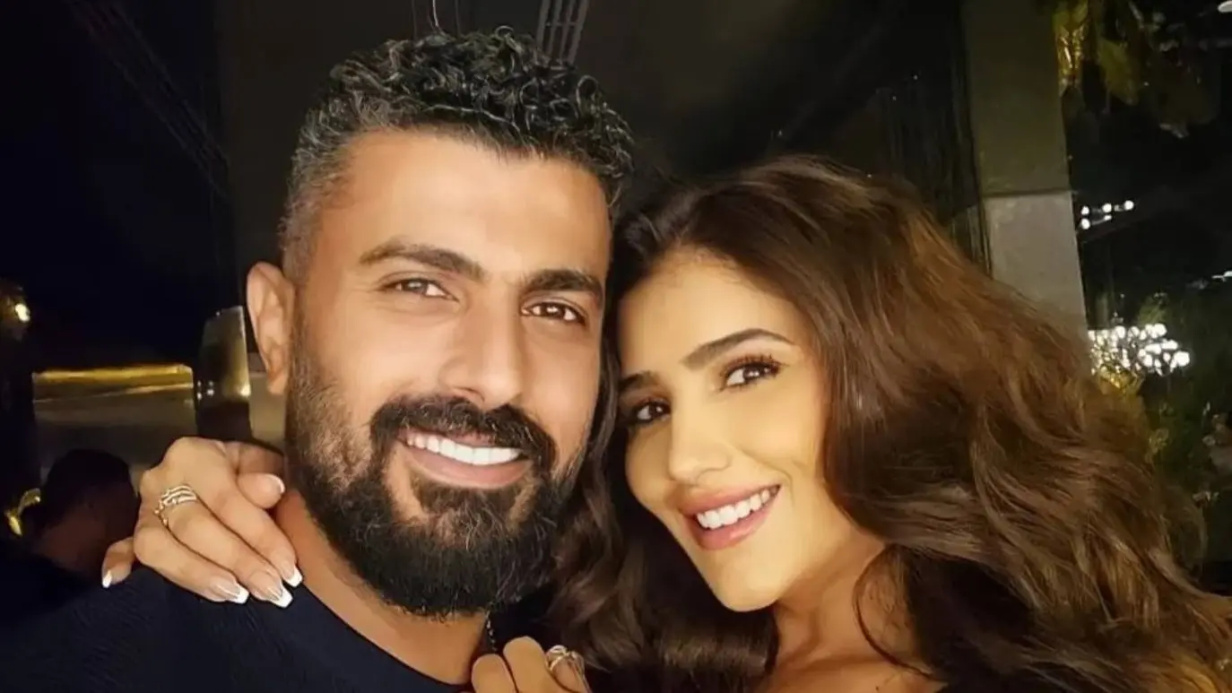 محمد سامي احتفل بعيد ميلاد زوجته مي عمر بطريقة رومانسية (إنستغرام) محمد سامي احتفل بعيد ميلاد زوجته مي عمر بطريقة رومانسية (إنستغرام)