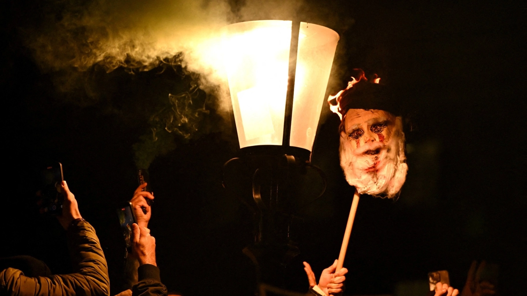 احتجاجات إيران.. هذه العوامل تحدد مصير نظام خامنئي 