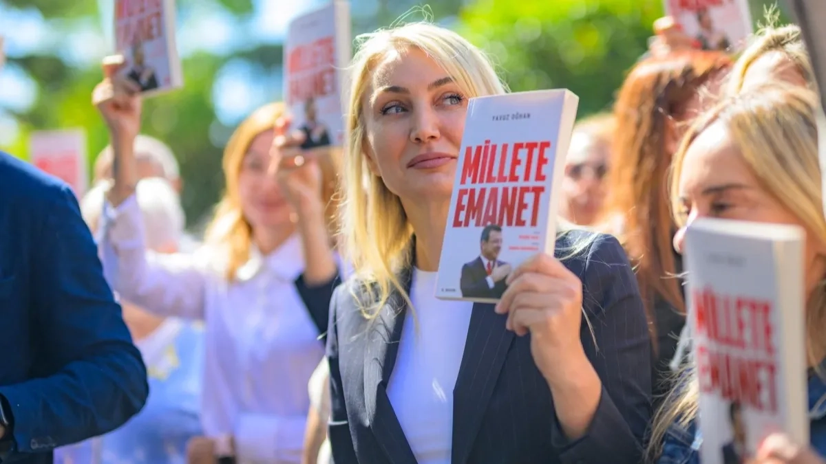 زوجة أكرم إمام أوغلو: الديموقراطية في تركيا مجروحة 