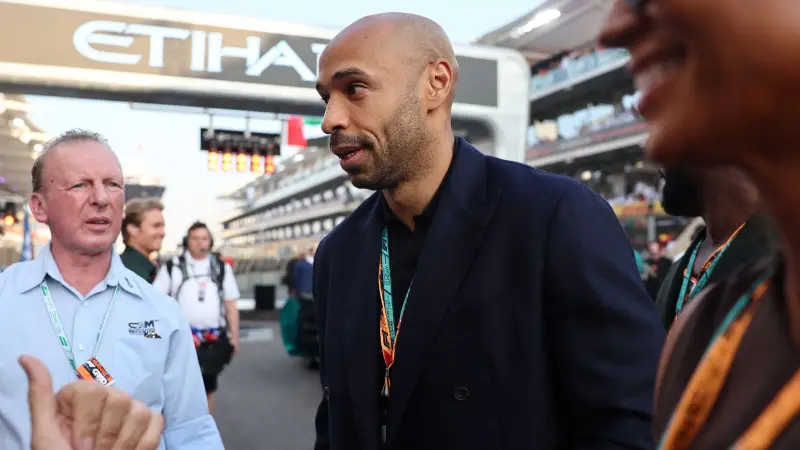 تيري هنري يتلقى جائزة "الإنجاز مدى الحياة" تكريما لمسيرة أسطورية