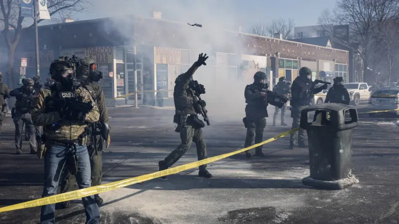 فيديو - أميركا.. مقتل شخص برصاص عملاء فيدراليين في مينيابوليس