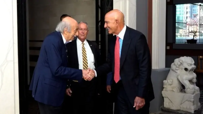 "ازدهار الدروز جزء من سوريا".. لماذا شكر توم براك وليد جنبلاط؟