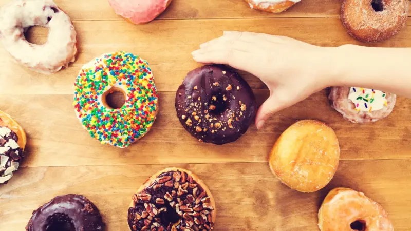 صح أم خطأ؟ أسئلة شائعة عن الشوكولاتة والصحة