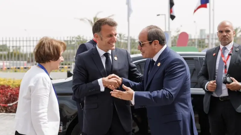 فيديو - بالعربية.. ماكرون يشكر الإسكندرية ويُثير تفاعلا واسعا