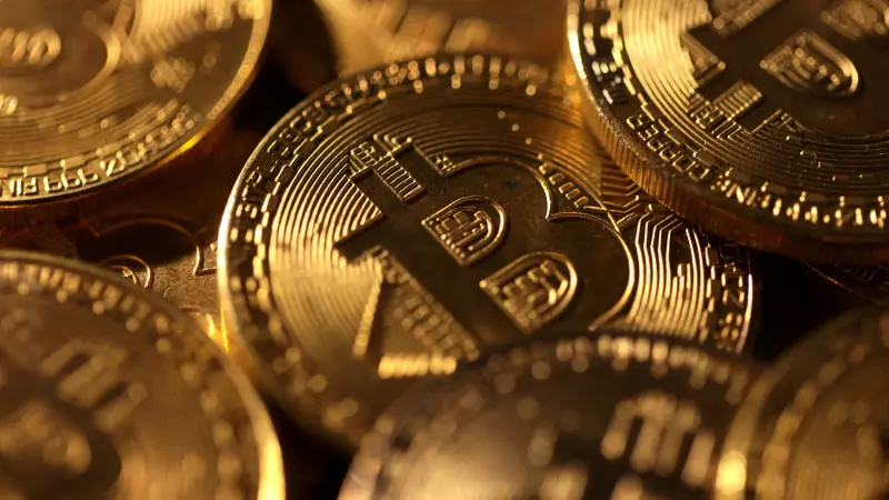 تراجع قوي في سوق العملات المشفرة بقيادة هبوط البيتكوين