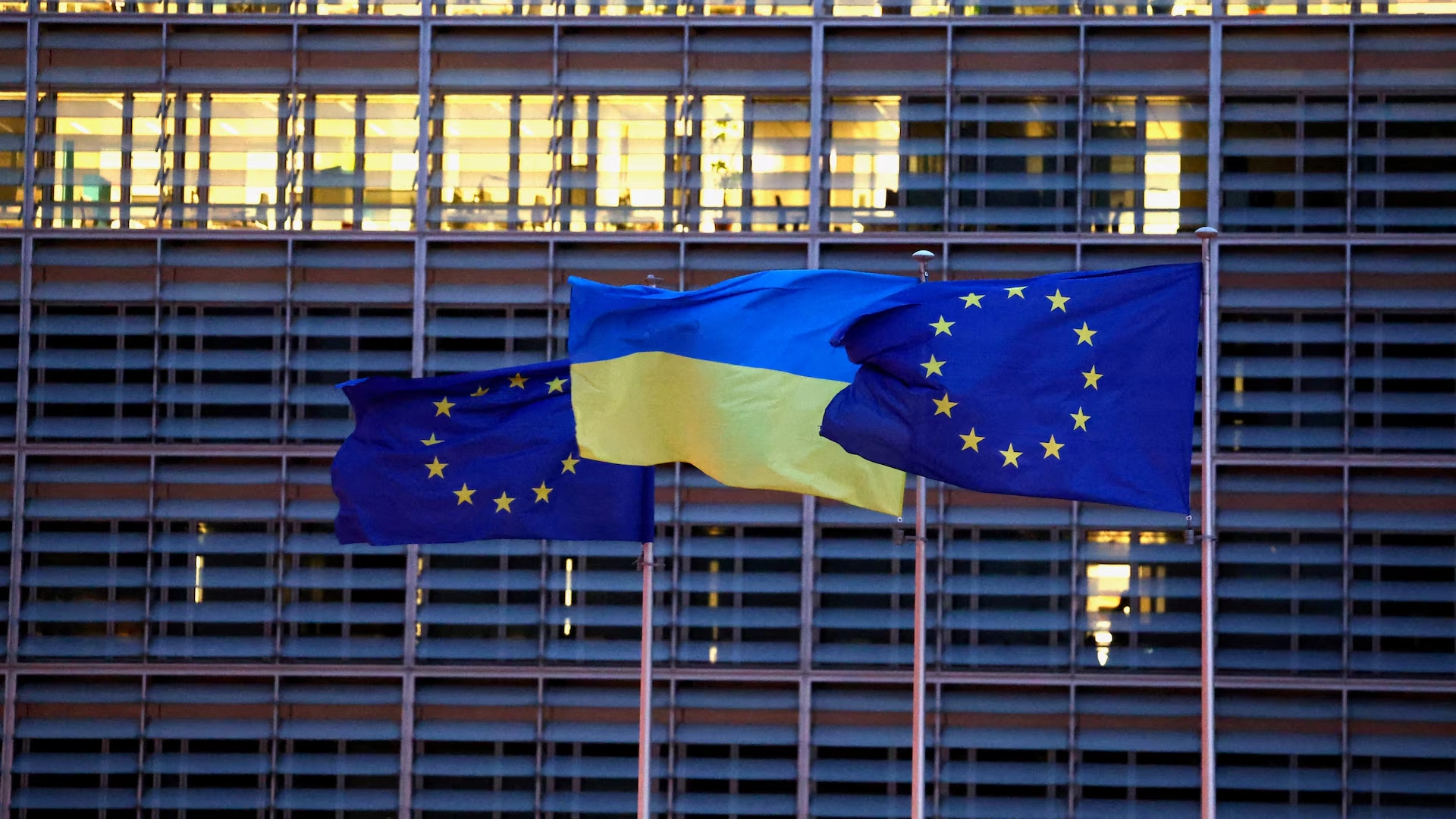 الأوروبيون أمام قرار صعب بشأن مصير الأرصدة الروسية المجمدة 