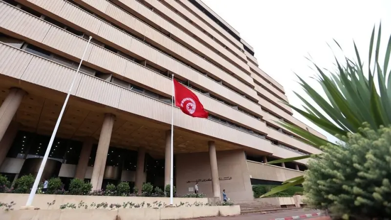 الرئيس التونسي يدعو لتغيير قانون البنك المركزي