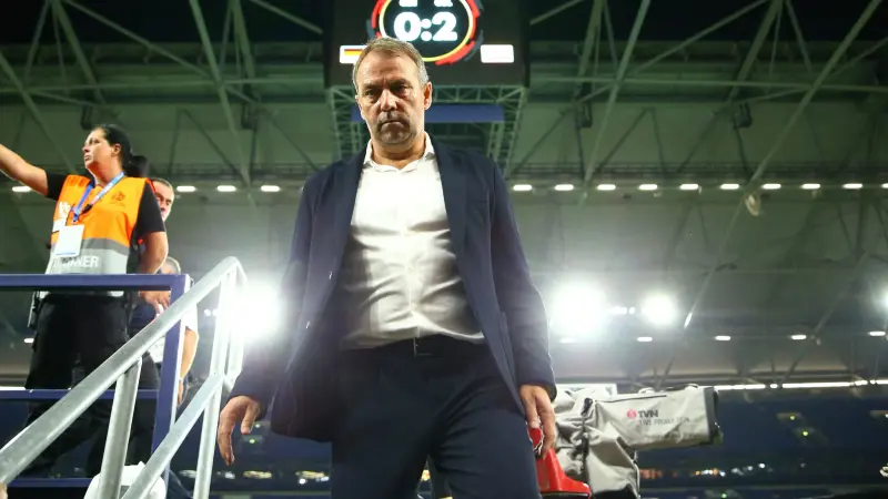 رقم صادم جدا.. كم يكون راتب هانزي فليك مع برشلونة؟