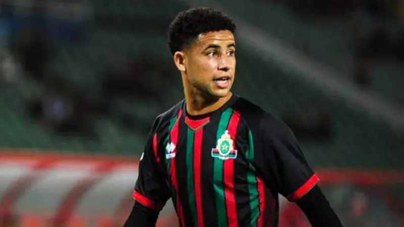 من هو رضا سليم جناح الجيش الملكي المغربي الذي يهتم به الأهلي المصري؟