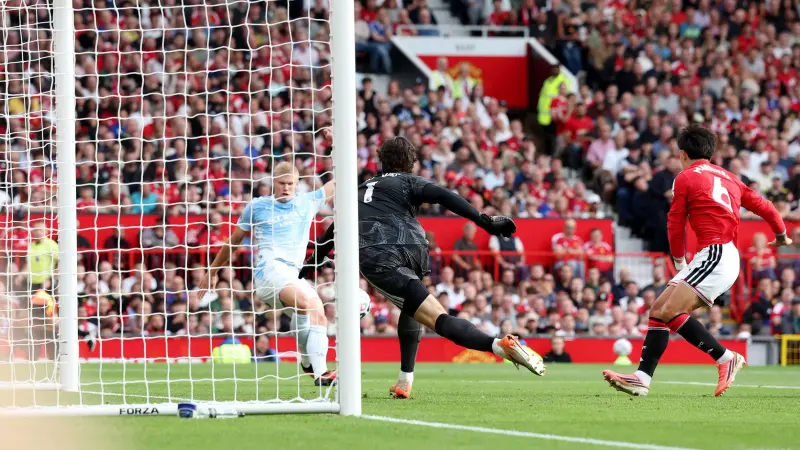 الدوري الإنجليزي - إبعاد حكمي الفيديو في ديربي مانشستر بعد الاعتراف بخطأ هدف هالاند