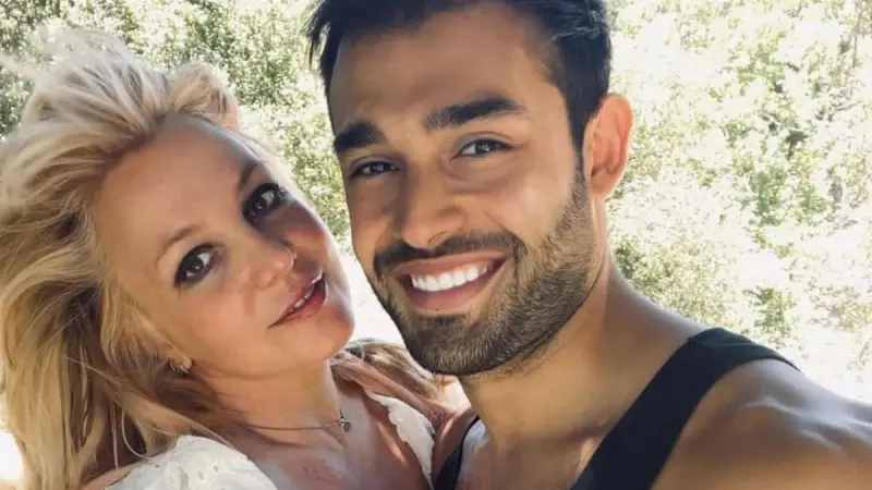 بعد الطلاق.. سبيرز وأصغري يتفقان على "حضانة الكلاب"