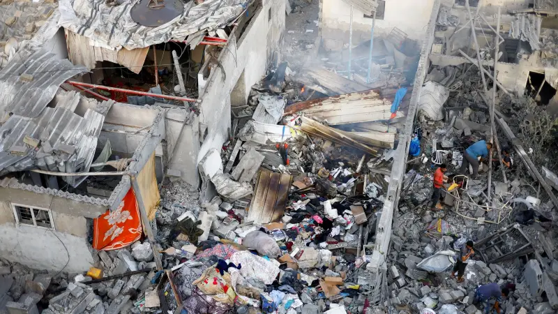 الجيش الإسرائيلي يعلن قتل اثنين تجاوزا الخط الأصفر في غزة