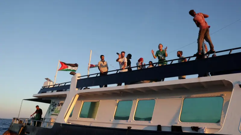 فيديو - أسطول الحرية: سفننا تعرّضت لهجوم إسرائيلي في عرض البحر