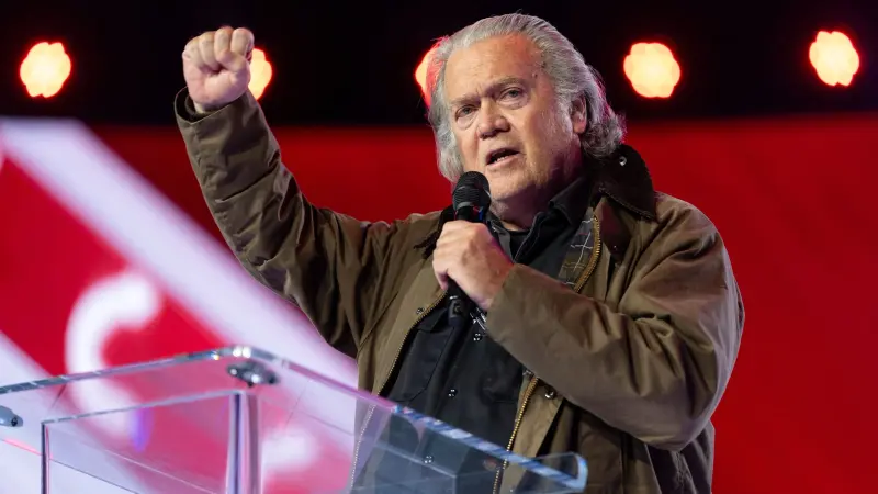 الأب الروحي لترامب.. من هو ستيف بانون؟