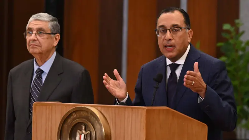 قرار غلق المحلات التجارية فى مصر.. ماذا قال رئيس الوزراء؟