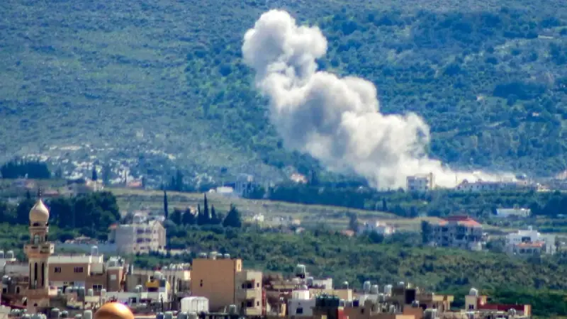 مصابون بغارة إسرائيلية على حاجز للجيش اللبناني في صور